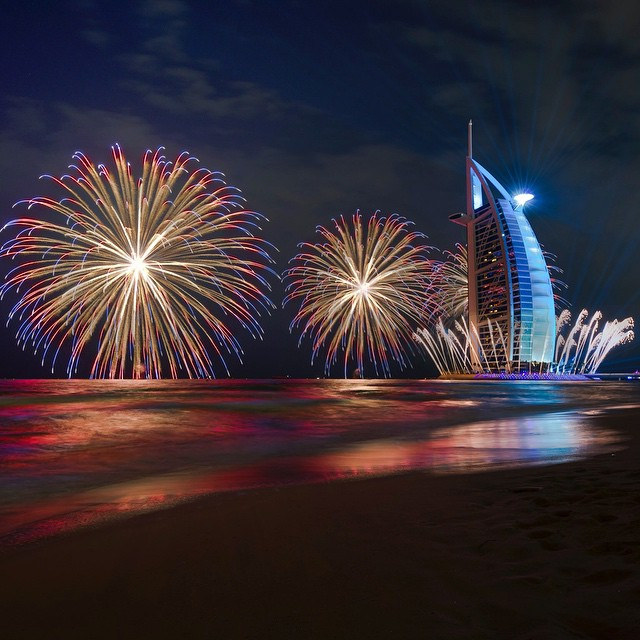 Fireworks in Dubai – Image by: Ading Attamimi Fireworks in Dubai - Image by: Ading Attamimi